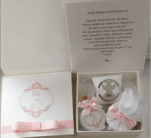 lembranca_batizado_batismo_diferente_kit_personalizado_garrafinha_agua_benta_porta_Joias_porcelana_lembrancas_especiais