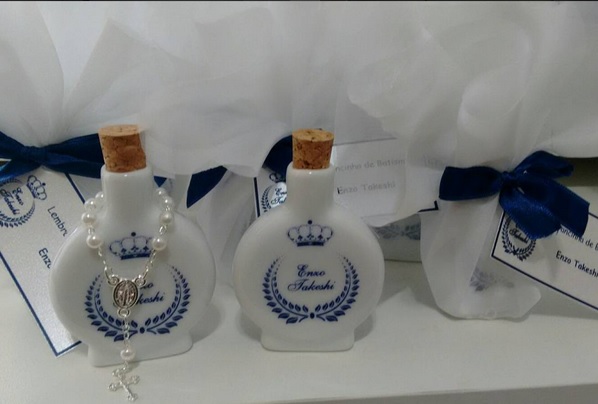 lembrancinha_batizado_agua_benta_garrafinha_porcelana_lembrancas_especiais