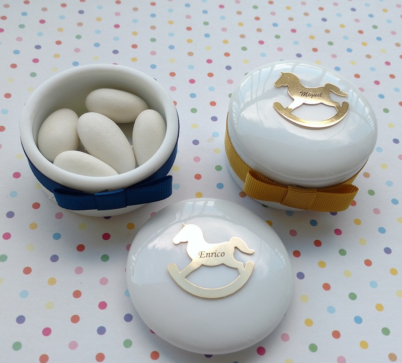 lembrancinha_cavalinho_porta_joias_porcelana_tag_metal