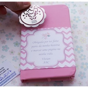 lembrancinha festa de 10 anos lembrancinha_caderno_moleskine_menina_lembrancas_especiais_6-600x600
